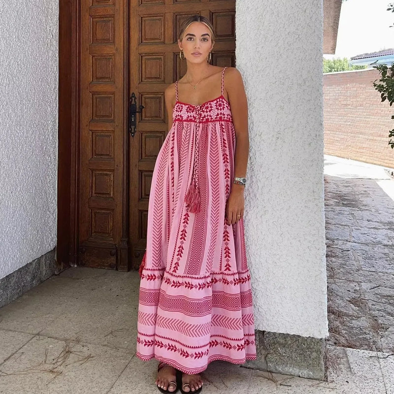 Vestido de Verão com Detalhe de Crochê e Bordado