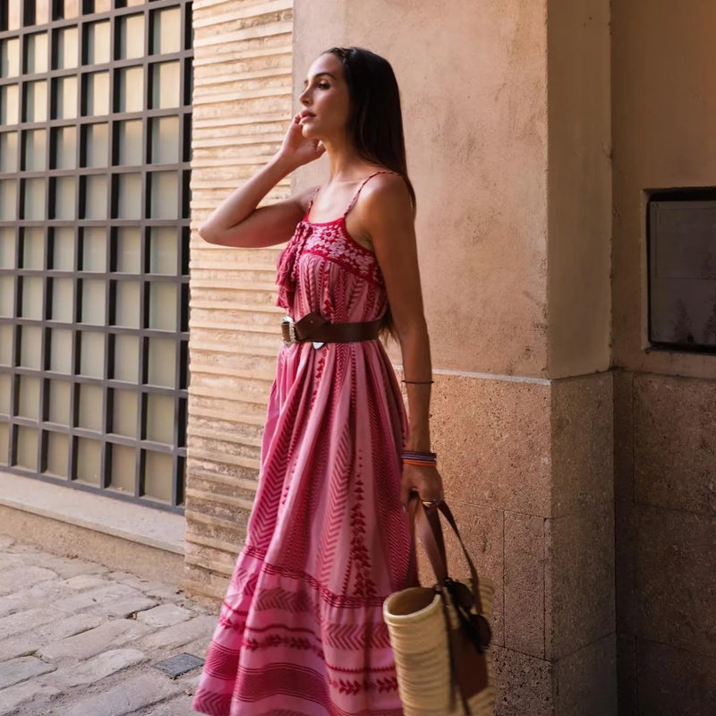 Vestido de Verão com Detalhe de Crochê e Bordado