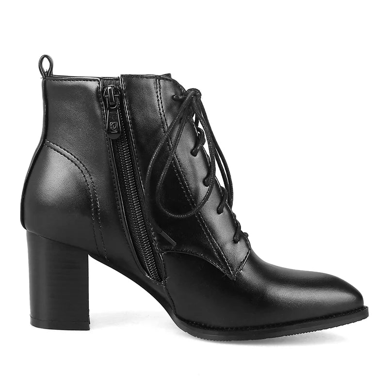 Bota Feminina Cano Curto de Couro PU